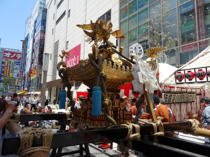 mikoshi au kanda matsuri